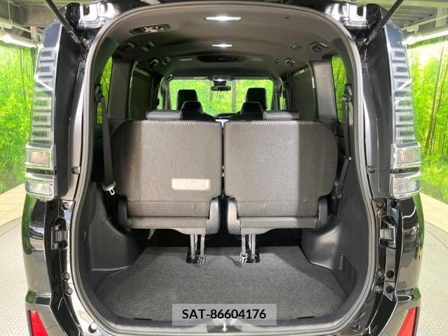 Toyota VOXY 2019-07 321626-11