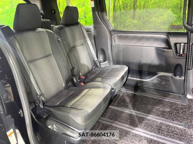 Toyota VOXY 2019-07 321626-9