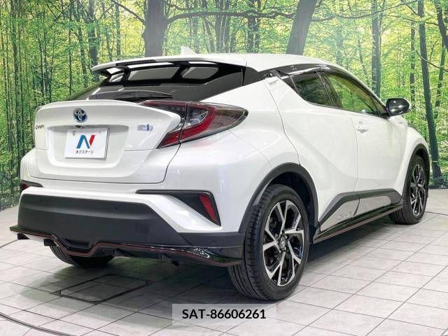 Toyota C-HR 2017-06 264190-17