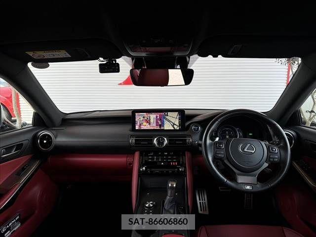 Lexus IS 2020-11 300096-1