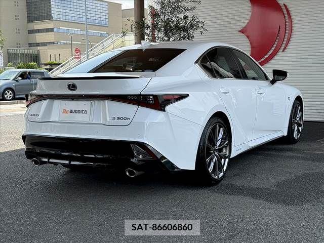 Lexus IS 2020-11 300096-11