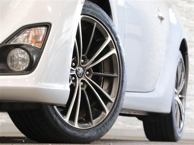 Toyota 86 2013-02 15555-9