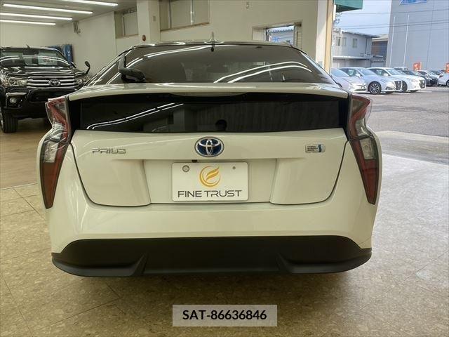 Toyota PRIUS 2016-07 213423-5