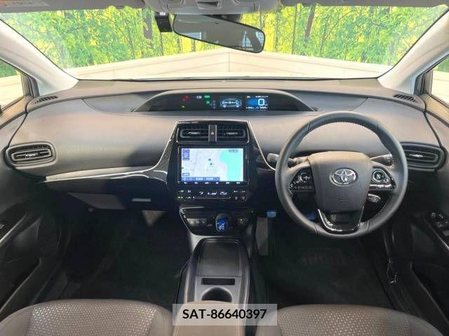 Toyota PRIUS 2019-10 393345-1