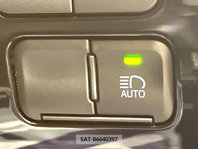 Toyota PRIUS 2019-10 393345-6