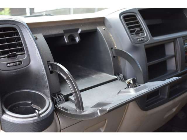 Nissan ATLAS 2013-08 11141-15