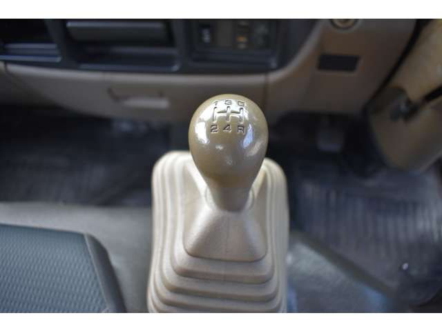Nissan ATLAS 2013-08 11141-11