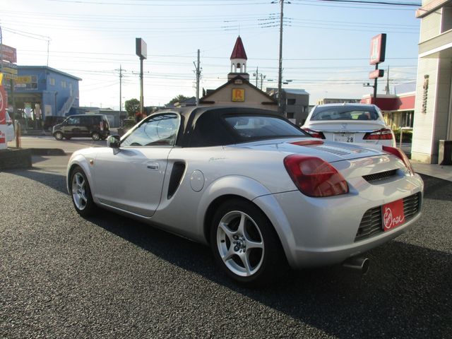 Toyota MR-S 2000-08 10120-6