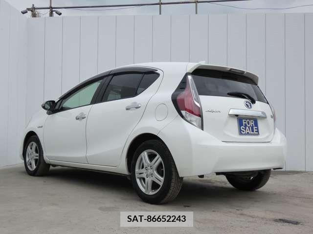 Toyota AQUA 2015-02 260609-3