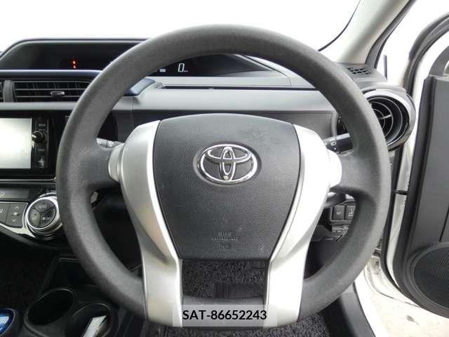 Toyota AQUA 2015-02 260609-10