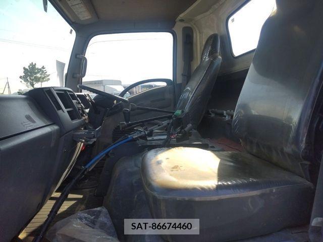 Isuzu ELF TRUCK 2009-10 268221-4