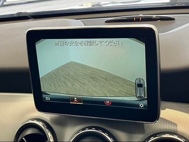 Mercedes Benz GLA-CLASS 2015-11 8647-3