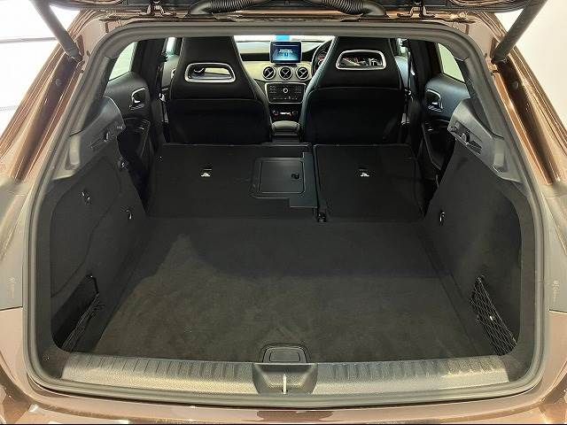 Mercedes Benz GLA-CLASS 2015-11 8647-10