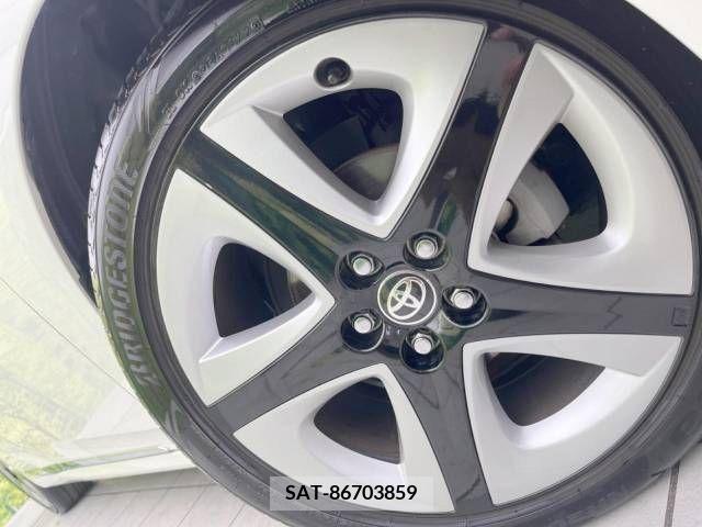 Toyota PRIUS 2017-06 349538-13