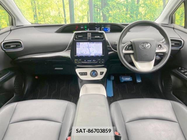 Toyota PRIUS 2017-06 349538-1