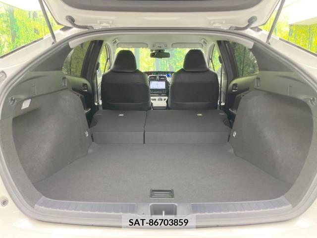 Toyota PRIUS 2017-06 349538-10
