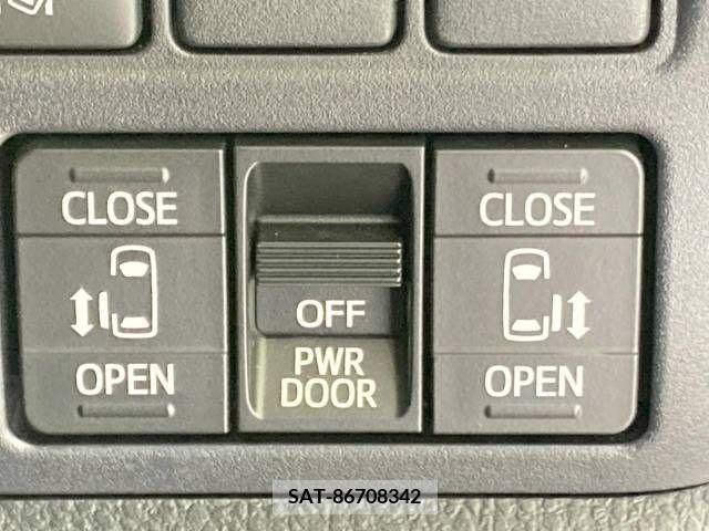 Toyota NOAH 2021-08 365090-6