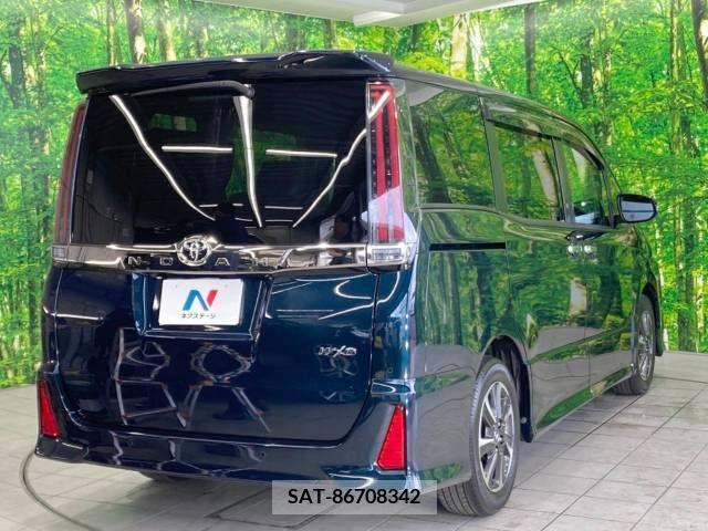 Toyota NOAH 2021-08 365090-18