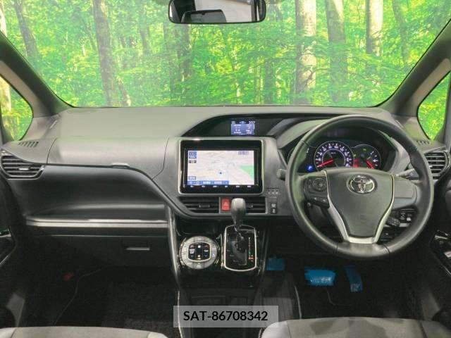 Toyota NOAH 2021-08 365090-1