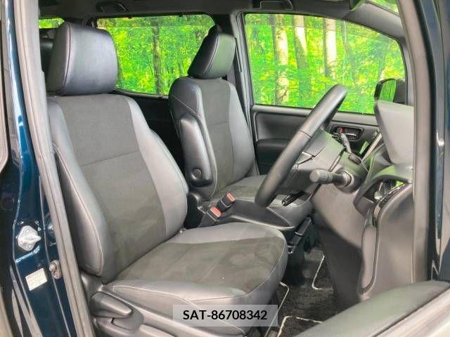 Toyota NOAH 2021-08 365090-8