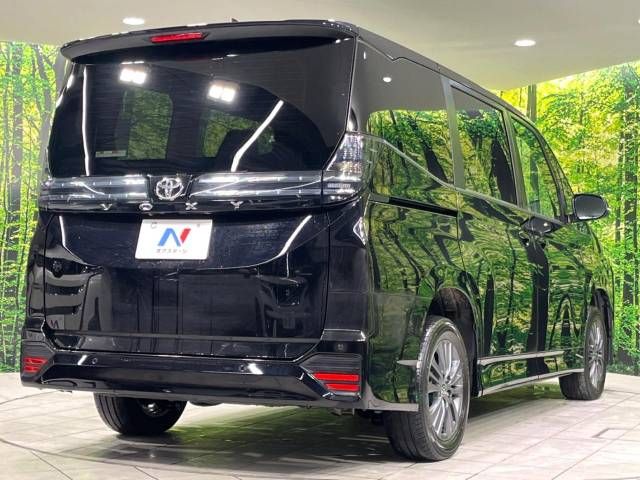 Toyota VOXY 2023-04 195460-18