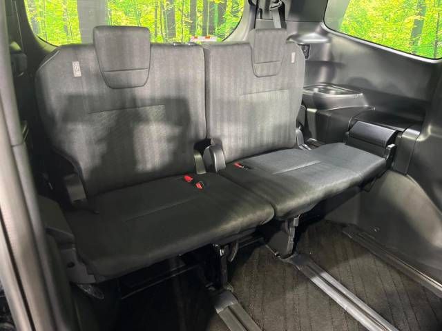 Toyota VOXY 2023-04 195460-10