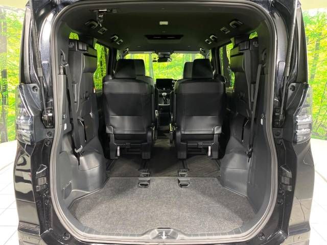 Toyota VOXY 2023-04 195460-11