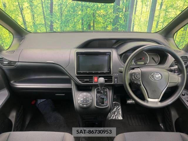 Toyota NOAH 2017-05 279497-1