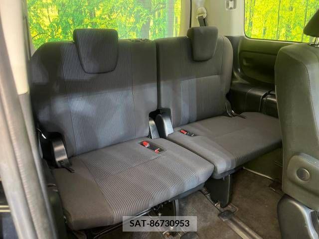Toyota NOAH 2017-05 279497-10