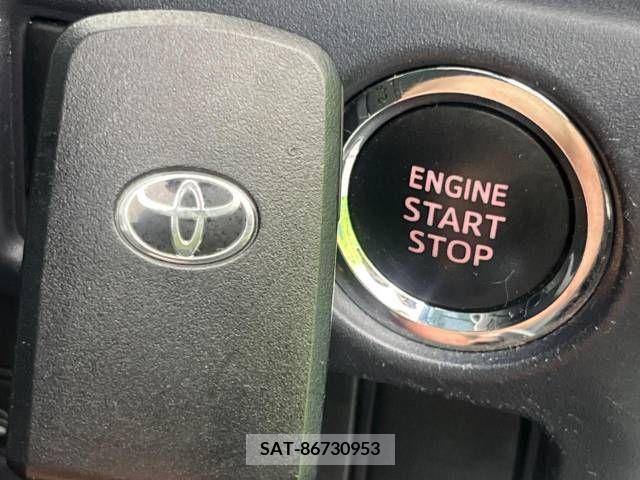 Toyota NOAH 2017-05 279497-7