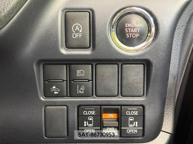 Toyota NOAH 2017-05 279497-5