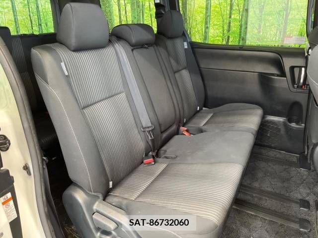Toyota VOXY 2018-12 370501-10
