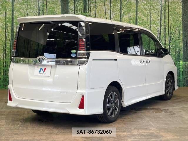 Toyota VOXY 2018-12 370501-19
