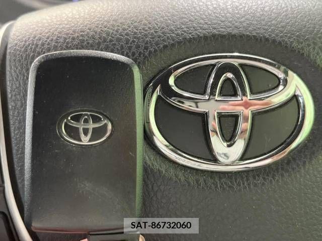 Toyota VOXY 2018-12 370501-8
