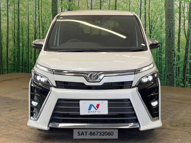 Toyota VOXY 2018-12 370501-16