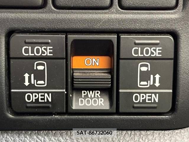 Toyota VOXY 2018-12 370501-4