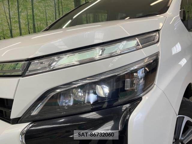 Toyota VOXY 2018-12 370501-14
