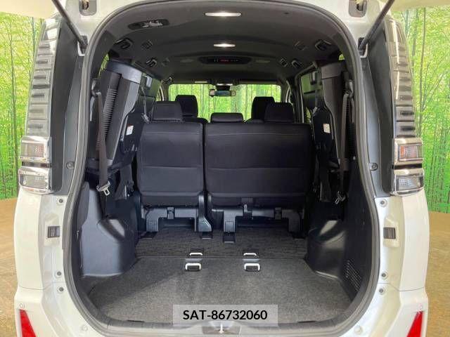 Toyota VOXY 2018-12 370501-12