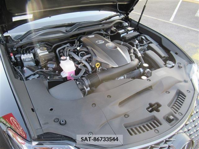 Lexus RC 2019-05 300000-17