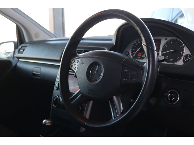 Mercedes Benz B-CLASS 2010-06 190675-15