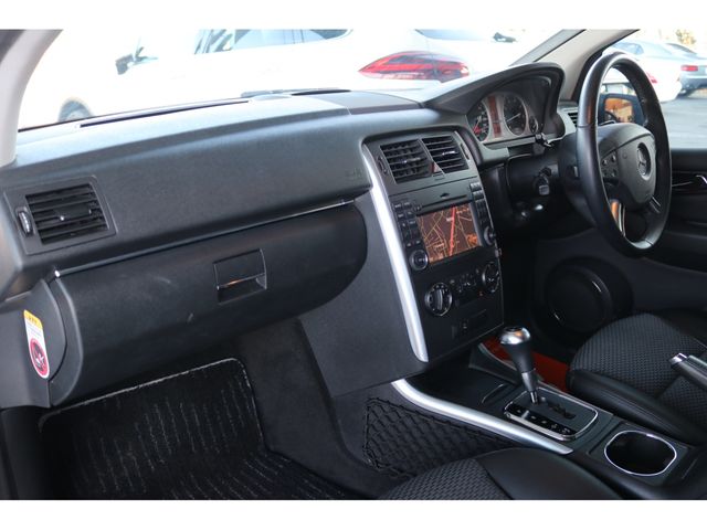 Mercedes Benz B-CLASS 2010-06 190675-24