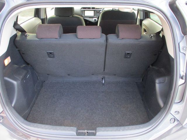 Toyota AQUA 2012-06 8017-7