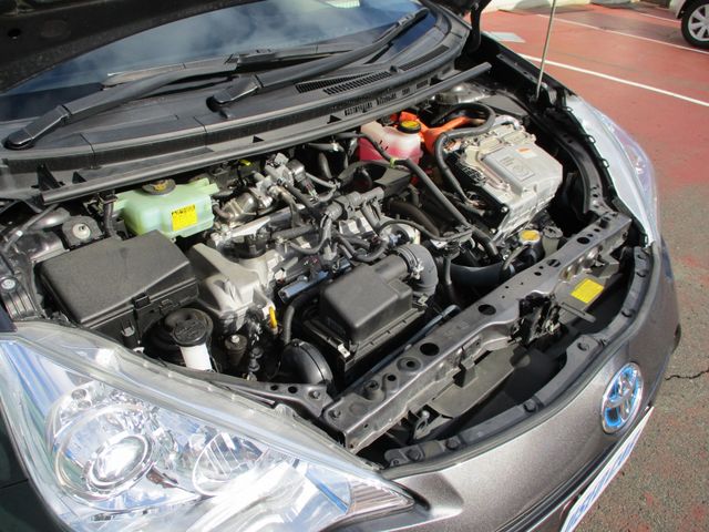Toyota AQUA 2012-06 8017-18
