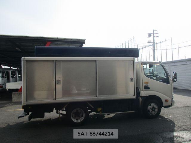 Hino DUTRO 2018-03 374682-5