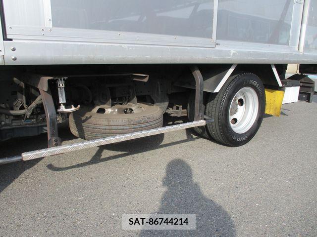 Hino DUTRO 2018-03 374682-9