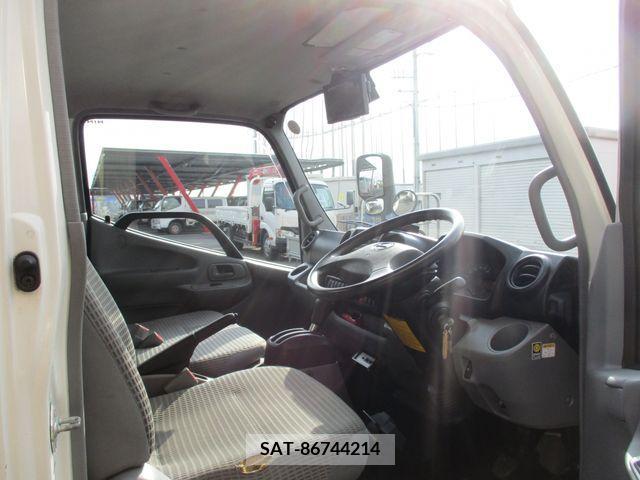 Hino DUTRO 2018-03 374682-11