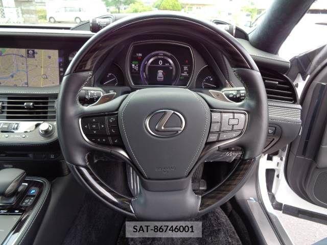 Lexus LS 2018-04 334446-3