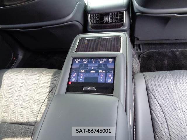 Lexus LS 2018-04 334446-12