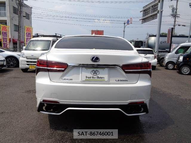 Lexus LS 2018-04 334446-14