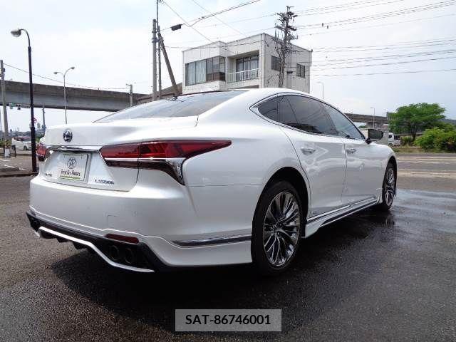 Lexus LS 2018-04 334446-1